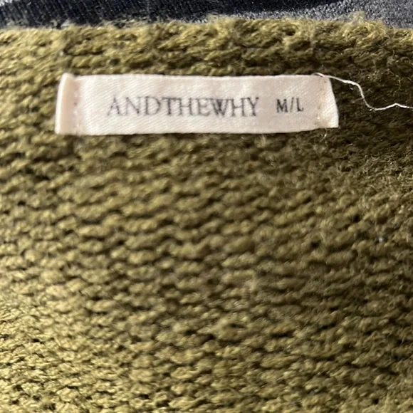 NWOT AND THE WHY / fringe sleeve sweater / M-L - Picture 3 of 4